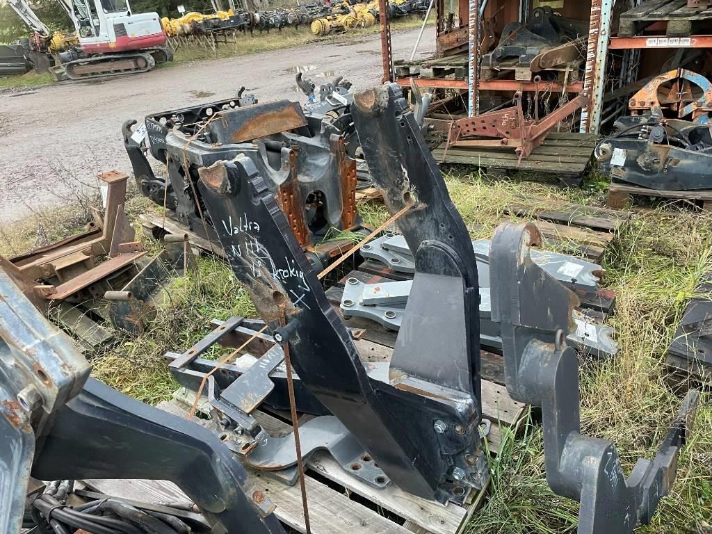 E-FARM: [other] lastarfäste trima / ålö quicke till valmet / valtr - Attachment - id YYMYLDI - Sweden