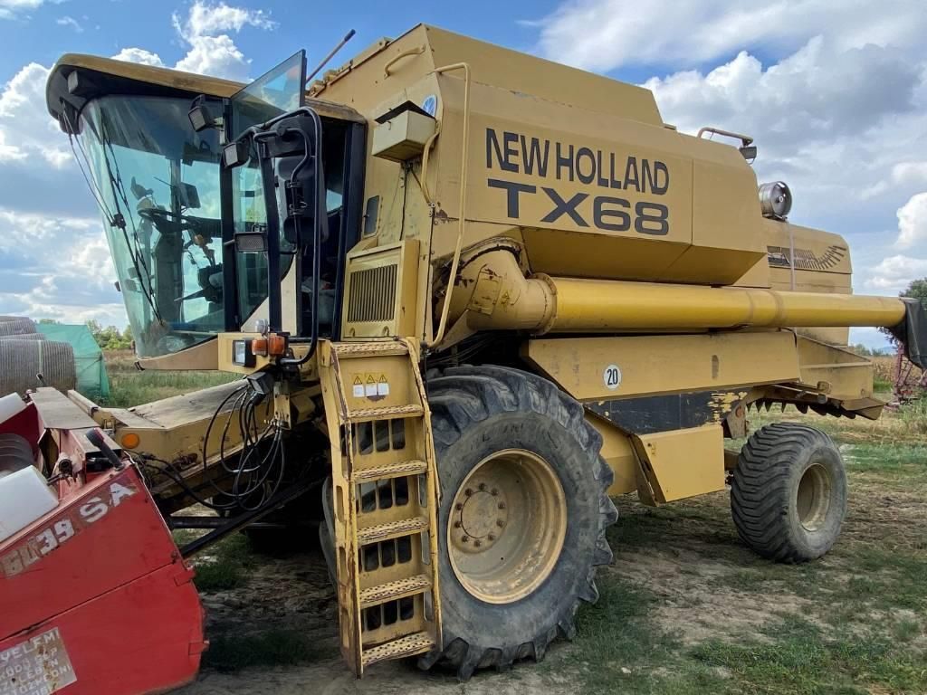 E-FARM: New Holland TX 68 - Cosechadora - id EAPMMEJ - 22.934 € - Año: 1997 - Horas: 5430,Potencia del motor: 280,Hungría