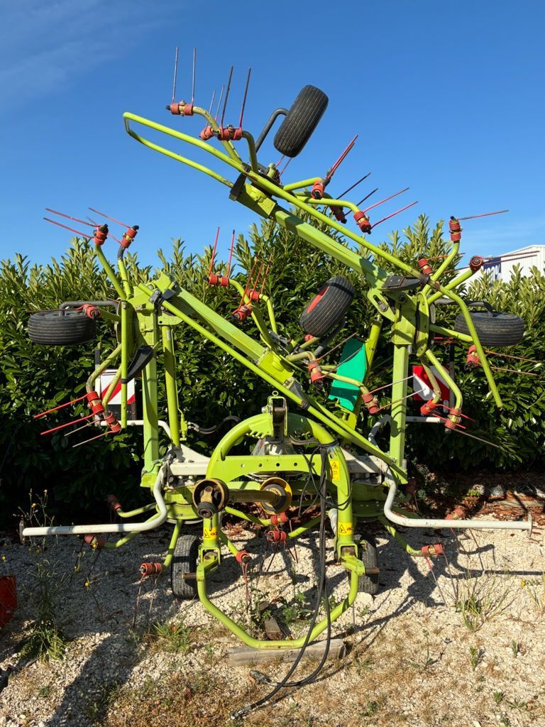 E-FARM: Claas Volto 800 - Karuzelowy przetrząsacz do siana - id SWCLD5J - 5500 € - Rok produkcji: 2014 - Francja