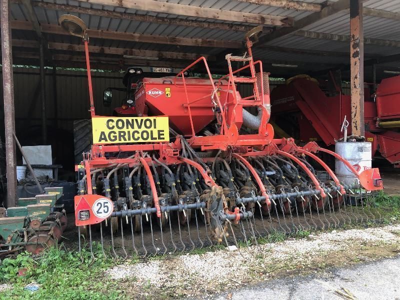 E-FARM: Kuhn fastliner 400 - Semoir direct - id GYUZWNQ - 6 000 € - Année: 2005 - France