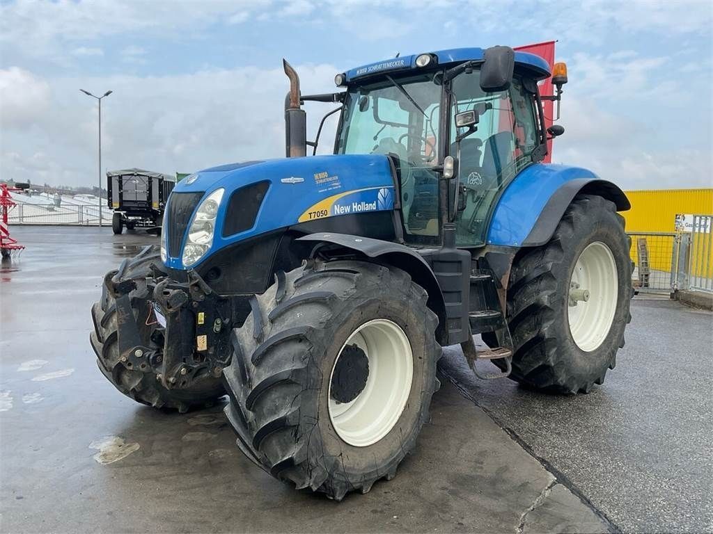 E-FARM: New Holland T7050 - Tractor - id QEPE8BB - 55.752 EUR - Anul: 2011 - Citeste ore: 1,Muterea motorului: 195,Austria