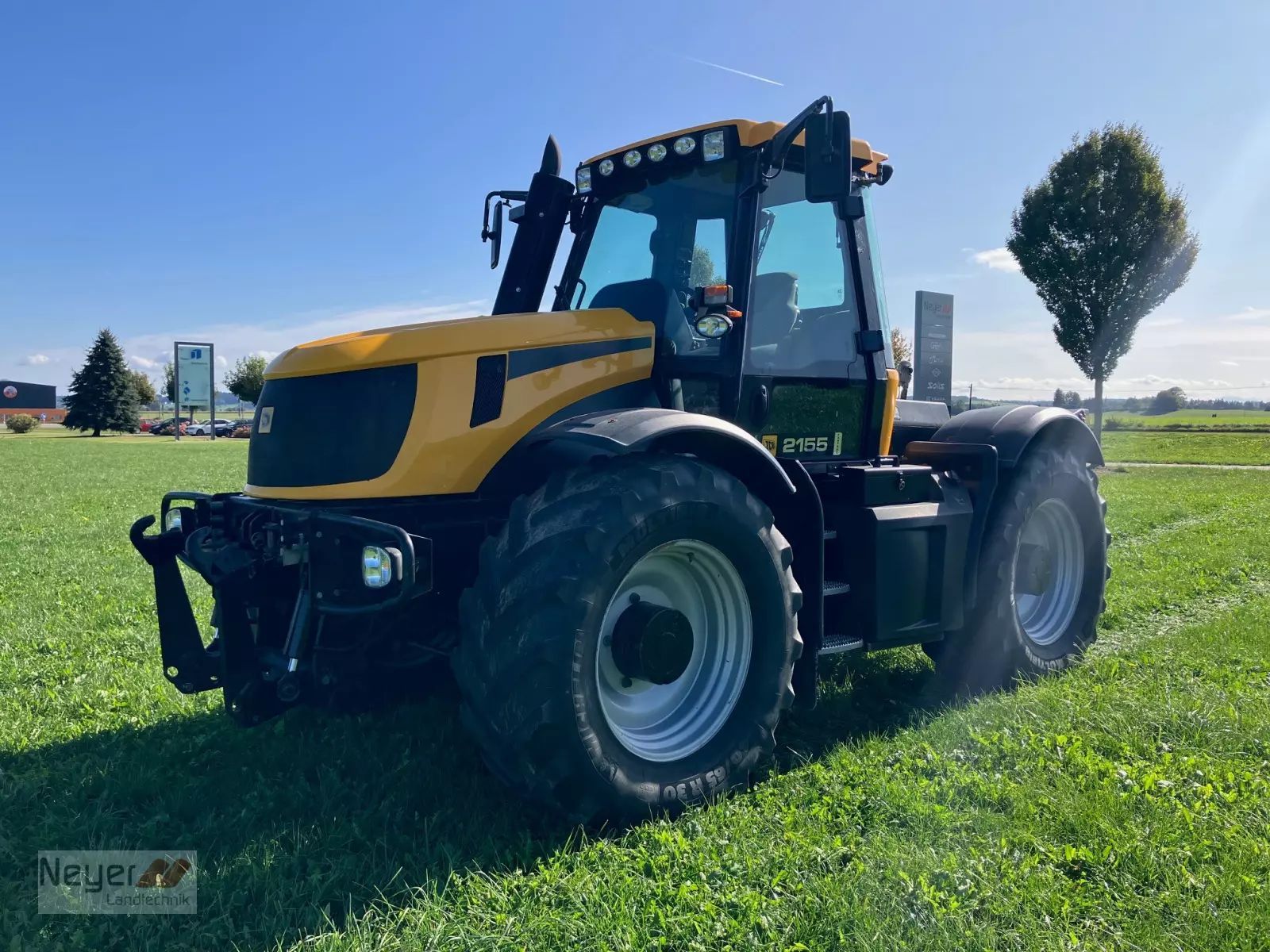 E-FARM: JCB Fastrac 2155-4WS - Tractor - id ESYGDT2 - €70,000 - Year of construction: 2008 - Engine hours: 6,084,Engine power (HP): 200,Germany