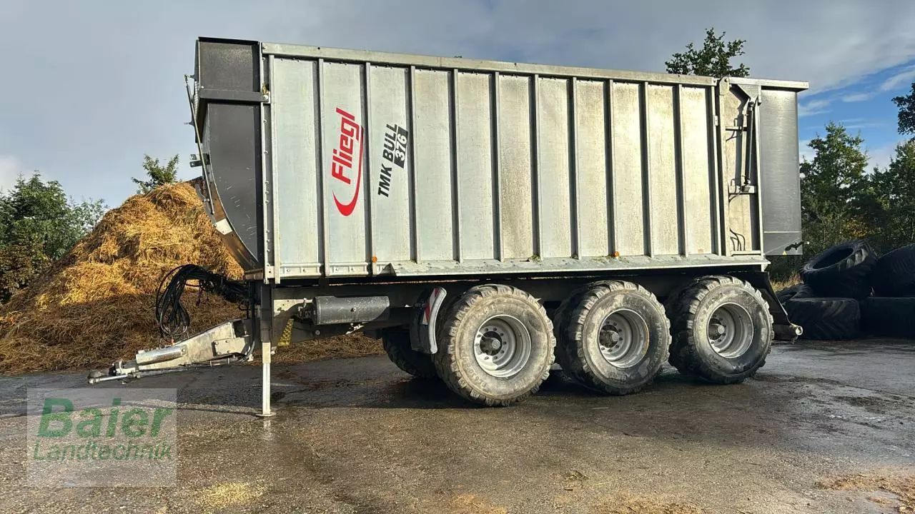 E-FARM: Fliegl tmk 376 bull - Forage transport - id HYMUBNA - €33,333 - Year of construction: 2017 - Germany