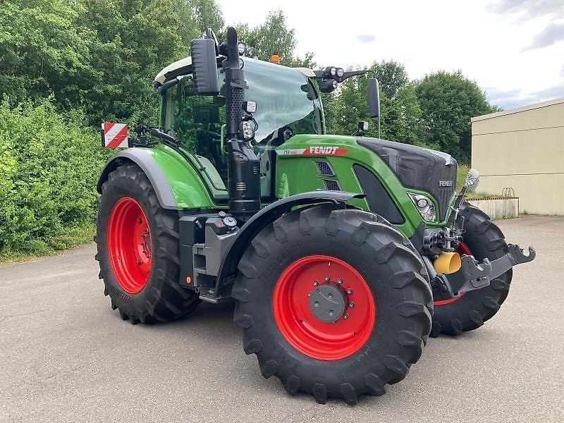E-FARM: Fendt 724 Vario ProfiPlus - Tractor - id 1GJT9V5 - 197.000 € - Año: 2024 - Horas: 640,Potencia del motor: 240,Alemania