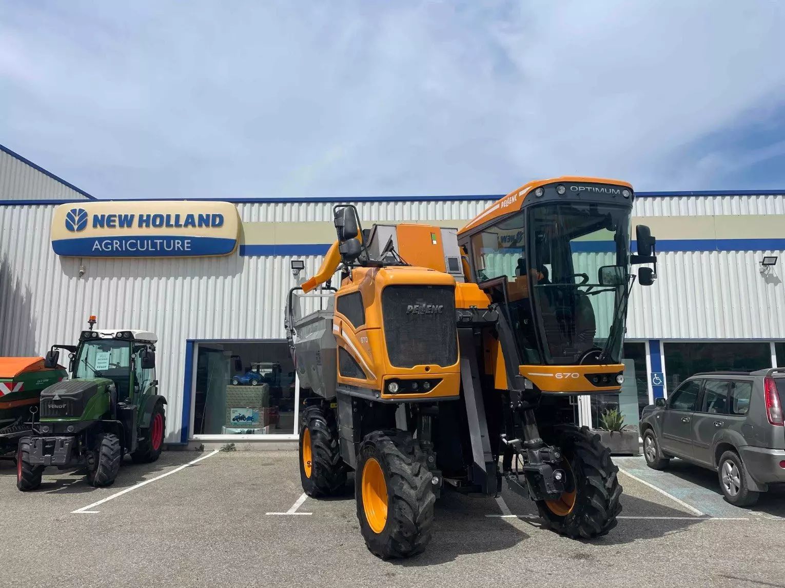 E-FARM: Pellenc machine à vendanger optimum 670 pellenc - Traubenernter - id SVFDIIF - 65.000 € - Baujahr: 2019 - Frankreich