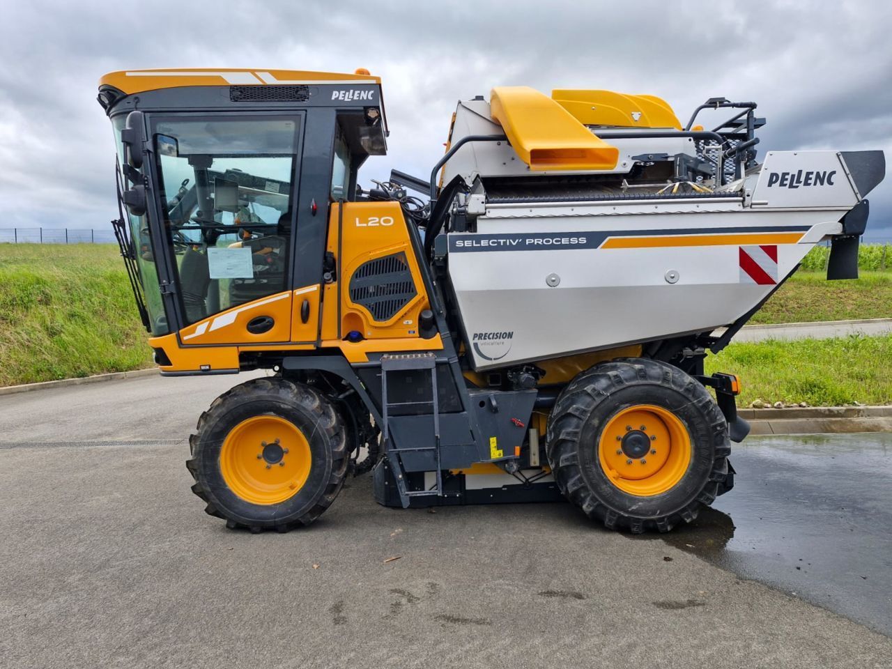 Pellenc optimum l20 sp2 Grape harvester €232,000