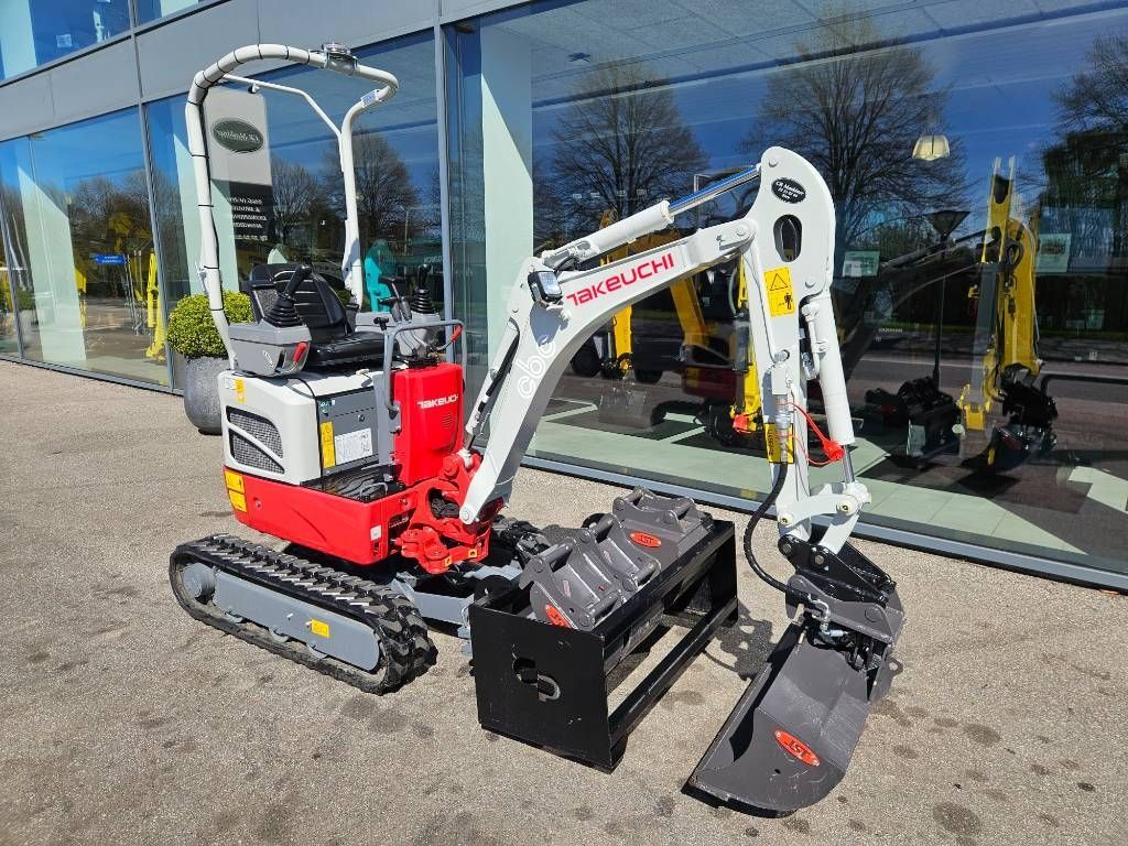 Takeuchi TB 210 R Mini escavatore 23.405 €