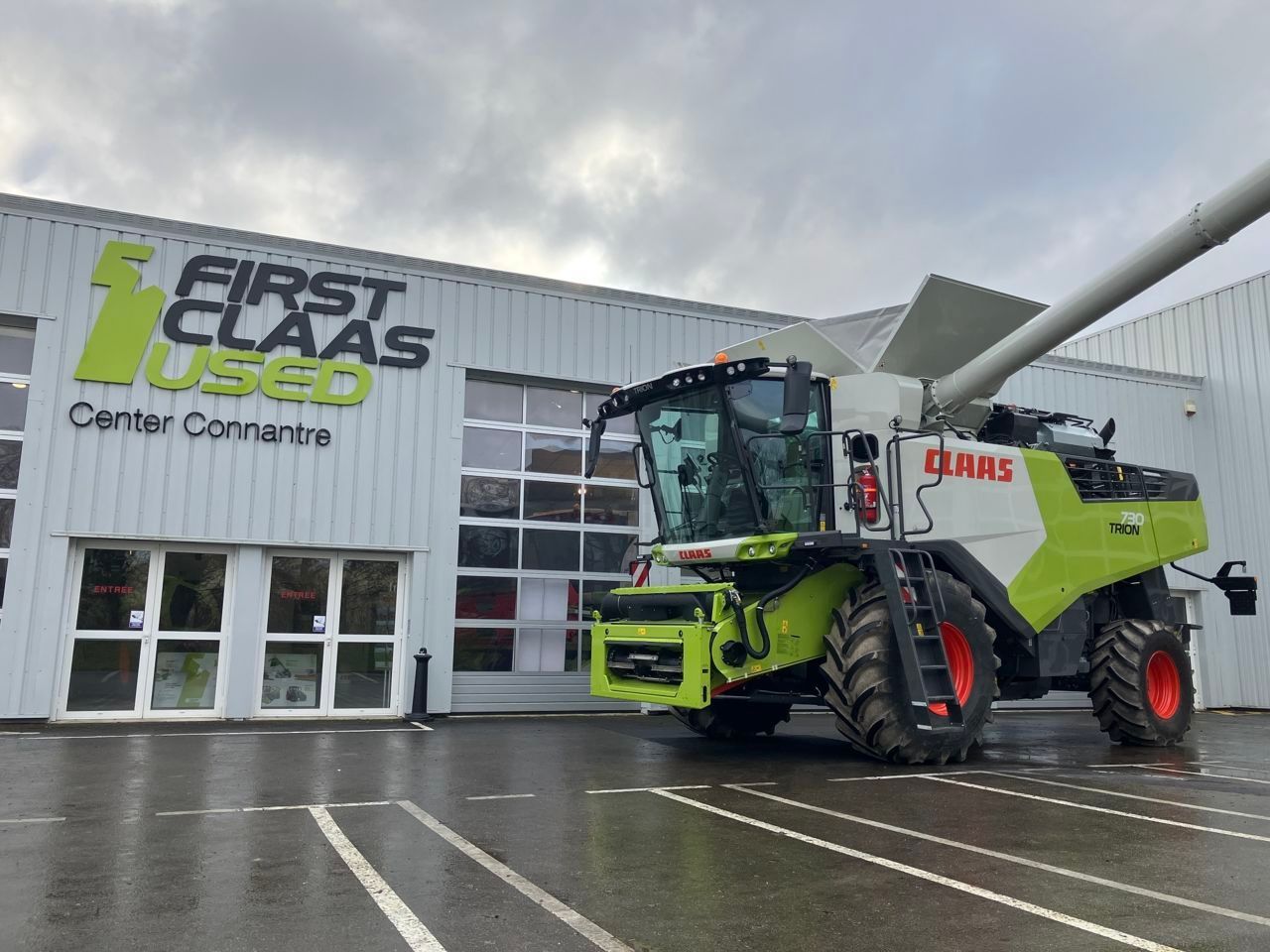 E-FARM: Claas Trion 730 - Kombajn zbożowy - id BEWJPQK - Rok produkcji: 2023 - Motogodziny: 322,Moc silnika: 408,Francja