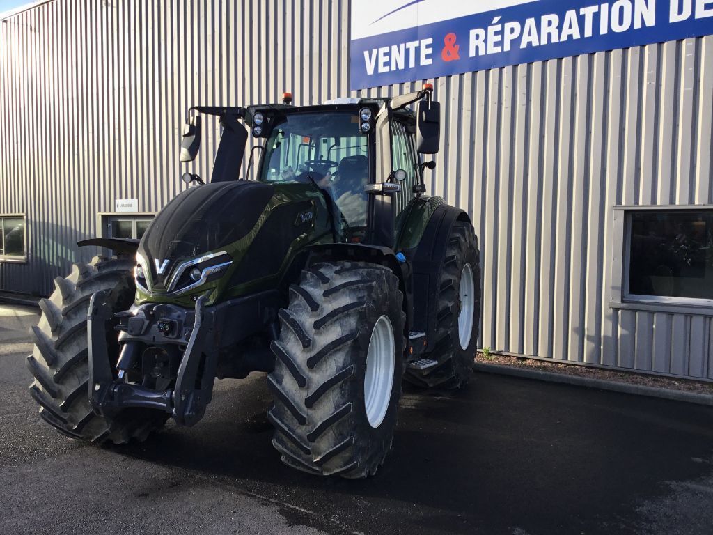 Valtra Q265 Tractor €177,500