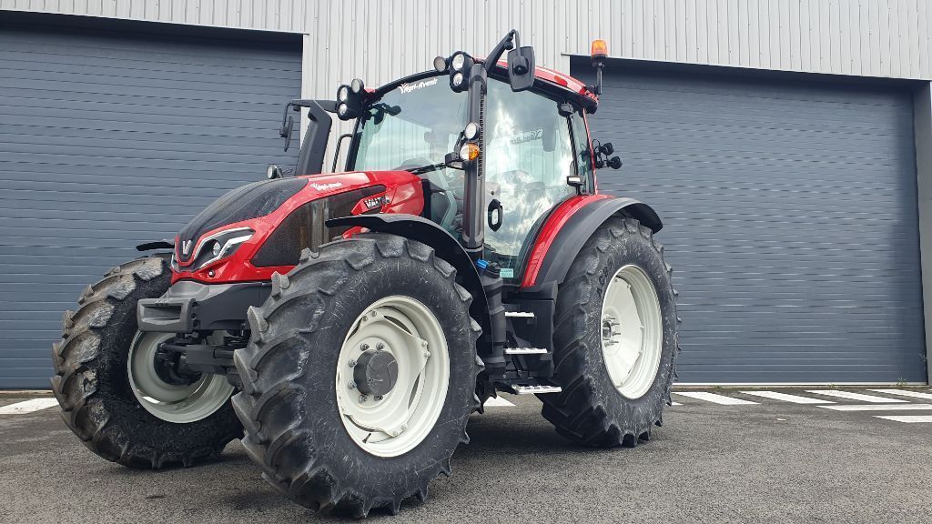 Valtra g125 Tractor €79,900