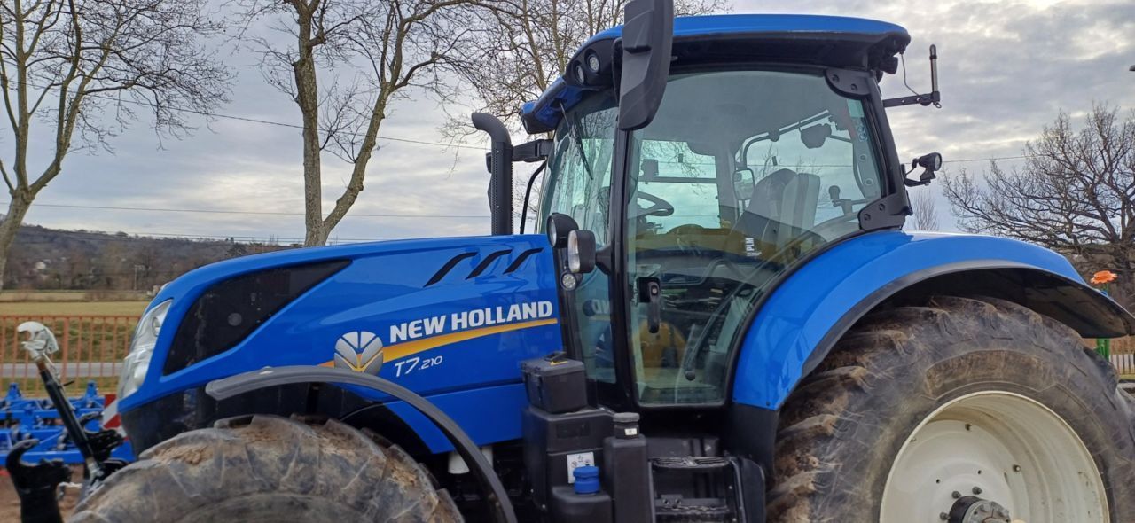 E-FARM: New Holland T7.210 - Traktor - id YIZ82ES - 93.500 € - Produktionsår: 2021 - Motortimer: 1.950,Motoreffekt (HP): 165,Frankrig