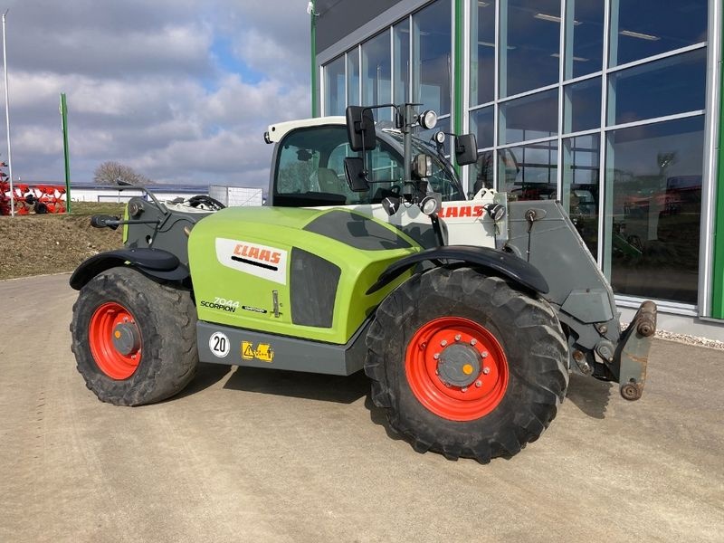 Claas scorpion 7044 varipower telehandler €61,000