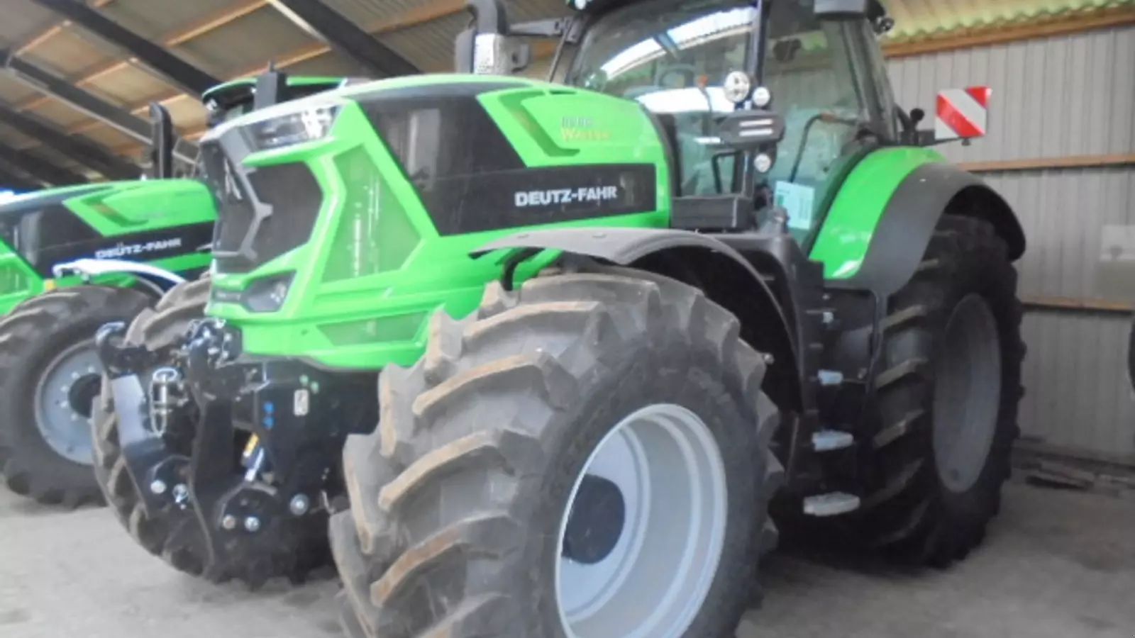 Deutz-Fahr AgroTron 8280 TTV Traktor 179 367 €