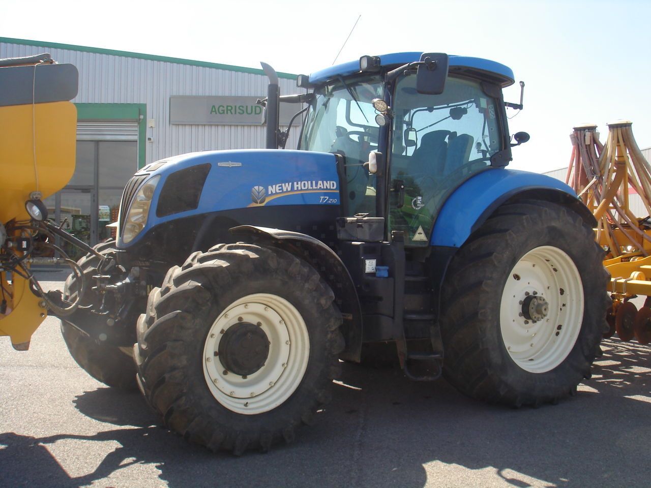 E-FARM: New Holland T7.210 - Traktor - id DFGZZEZ - 55.000 € - Produktionsår: 2013 - Motortimer: 3.866,Motoreffekt (HP): 170,Frankrig