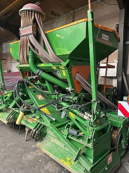 E-FARM: Amazone AD 303 Special - Siewnik rzędowy/agregat uprawowo-siewny - id XCL6YME - 19 900 € - Rok produkcji: 2010 - Niemcy