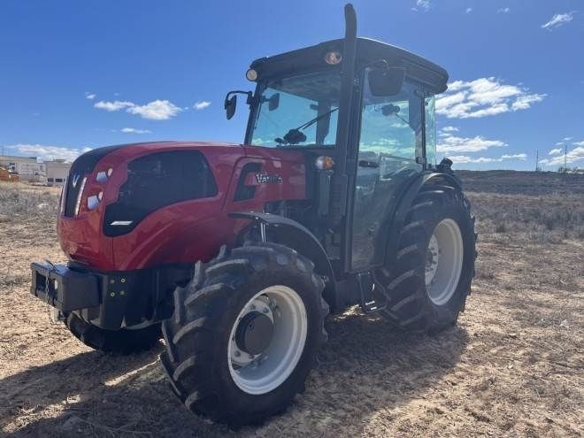 Valtra F105S Tractor €47,900