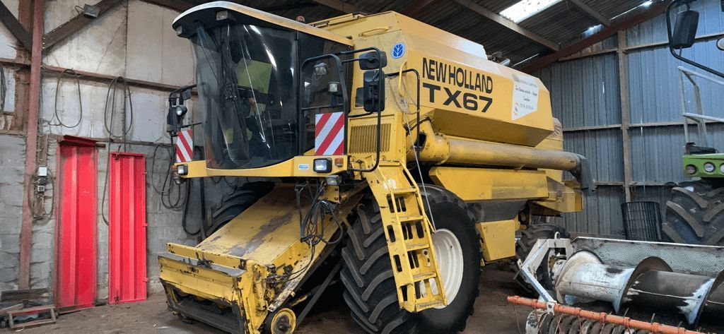 New Holland TX 67 Cosechadora
