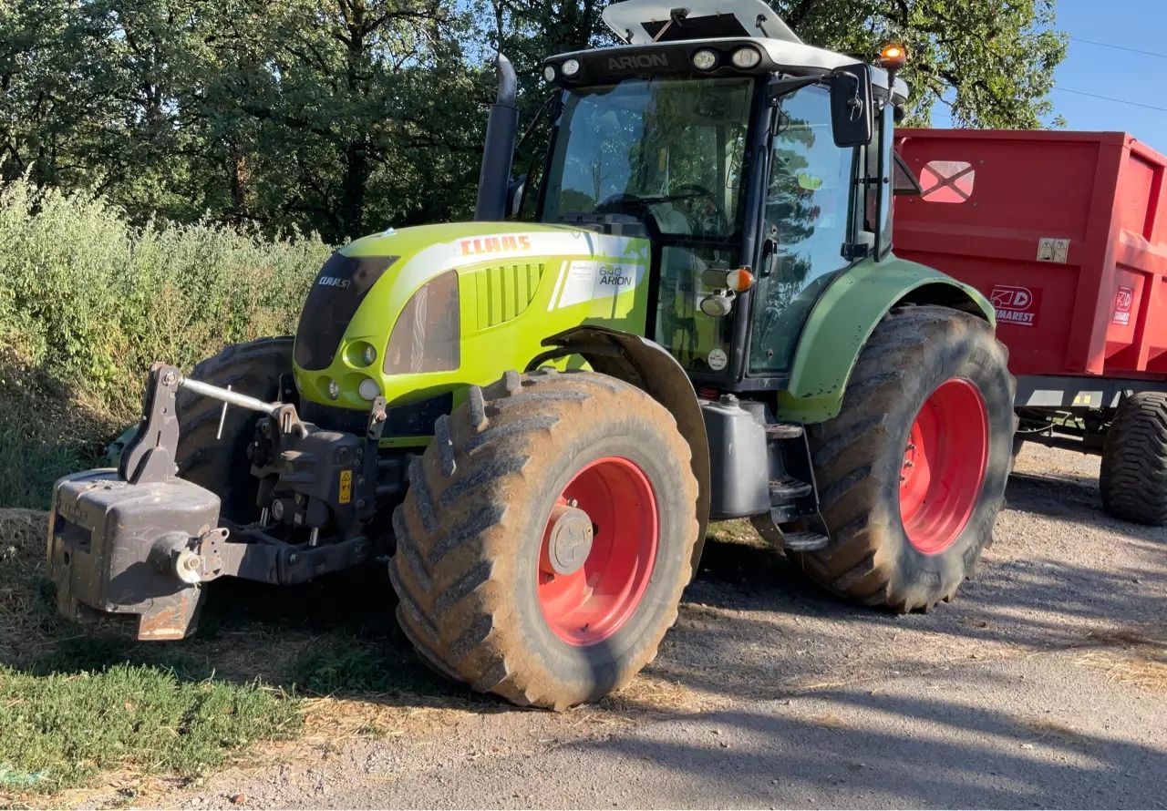 E-FARM: Claas Arion 640 CEBIS - Tracteur - id 2M7MB66 - 39 500 € - Année: 2011 - Puissance du moteur (chevaux): 185,France