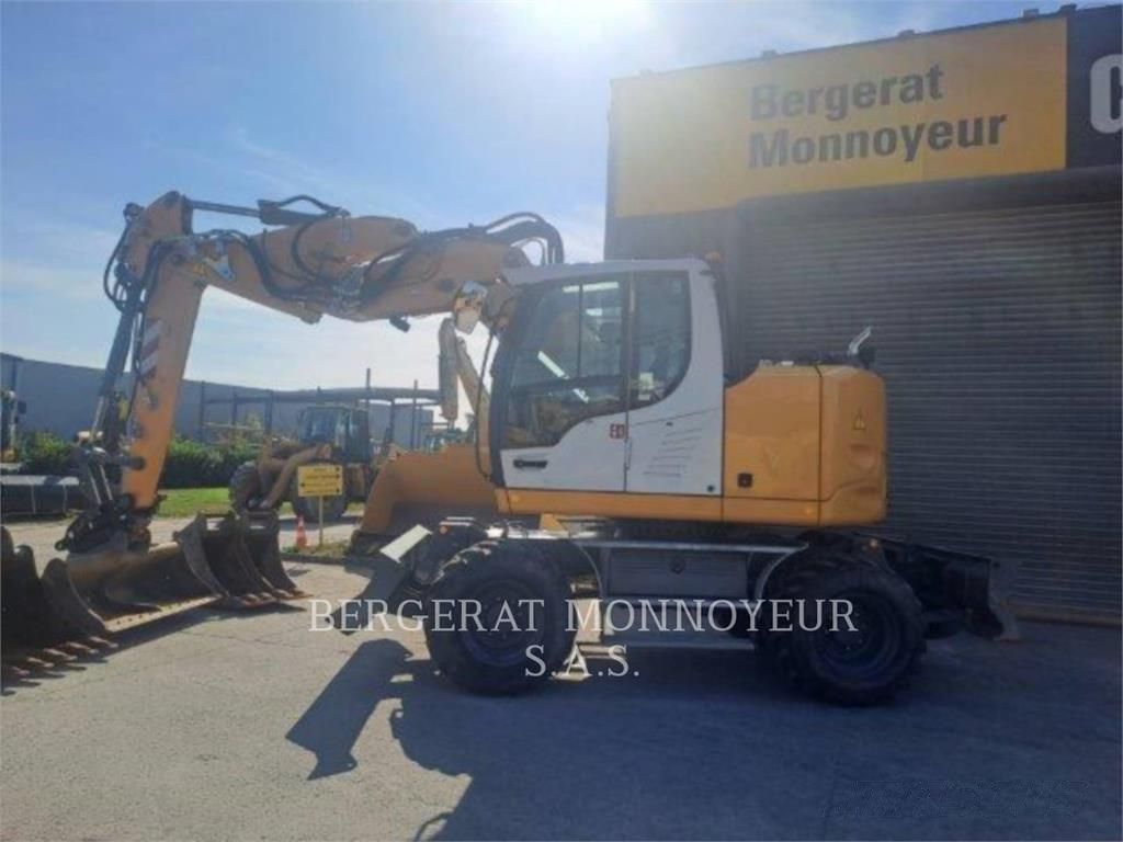 Liebherr a913 Wheeled excavator €160,000