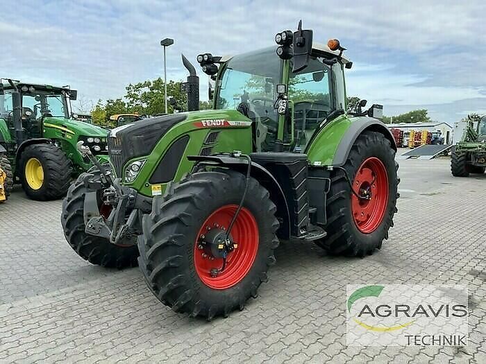 E-FARM: Fendt 724 Vario - Traktor - id FGV7CXU - 179.900 € - Baujahr: 2023 - Abgelesene Motorstunden: 985,Motorleistung (PS): 237,Deutschland