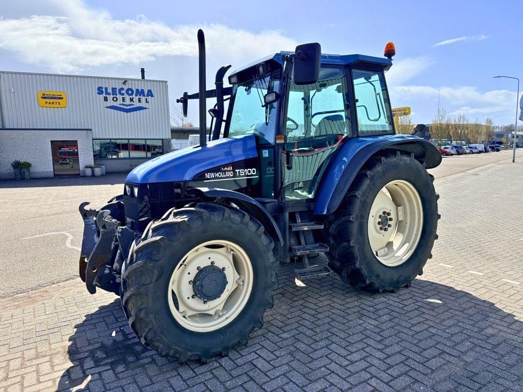 New Holland ts100 4wd Traktor 19 500 €