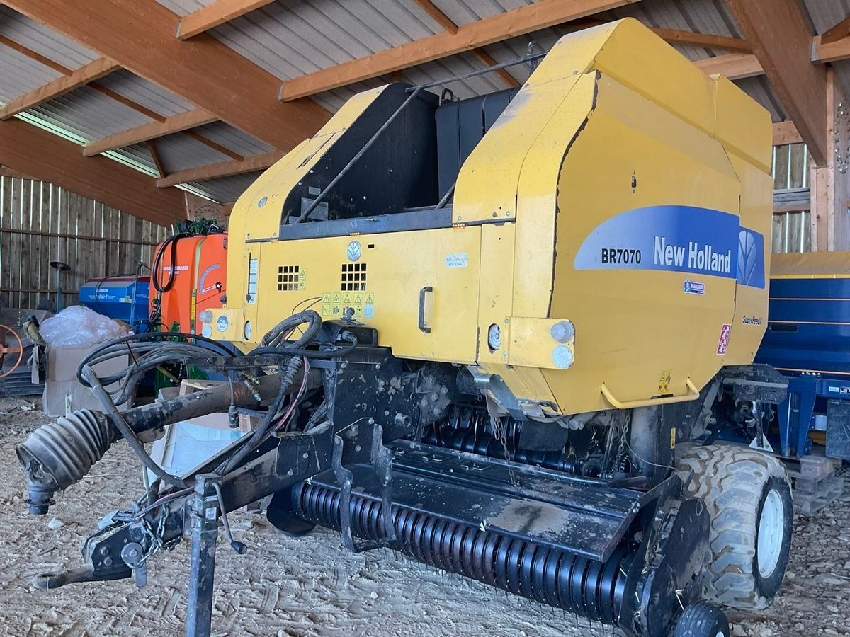 E-FARM: New Holland BR7070 Crop Cutter - Baler - id XUE3XGW - €12,500 - Year of construction: 2014 - Total number of bales produced: 13,500,France
