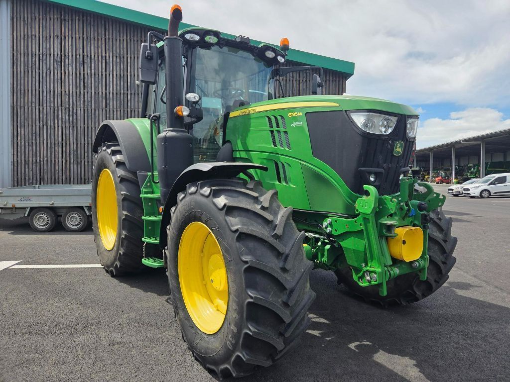 John Deere 6195 M Tractor 116.000 €
