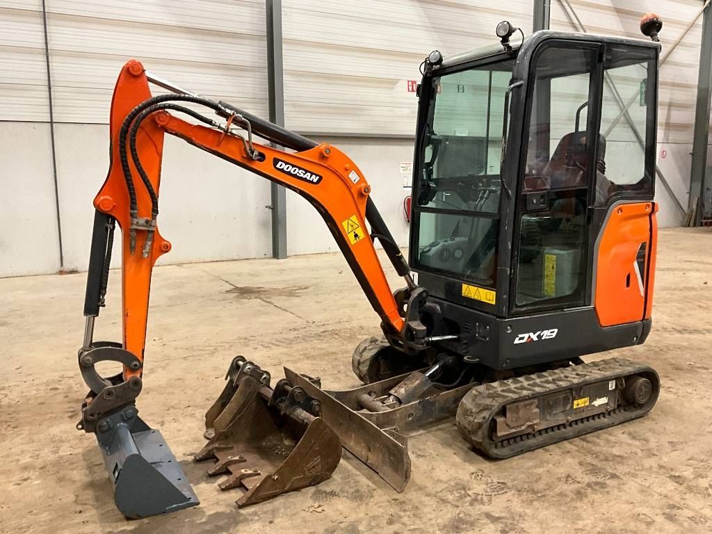 Doosan dx 19 Mini excavator €14,750