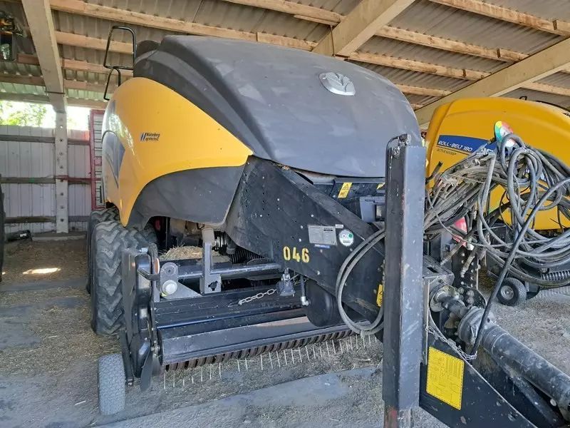 E-FARM: New Holland BB 1290 R - Empacadora - id TMUCIPG - 70.900 € - Año: 2015 - Alemania