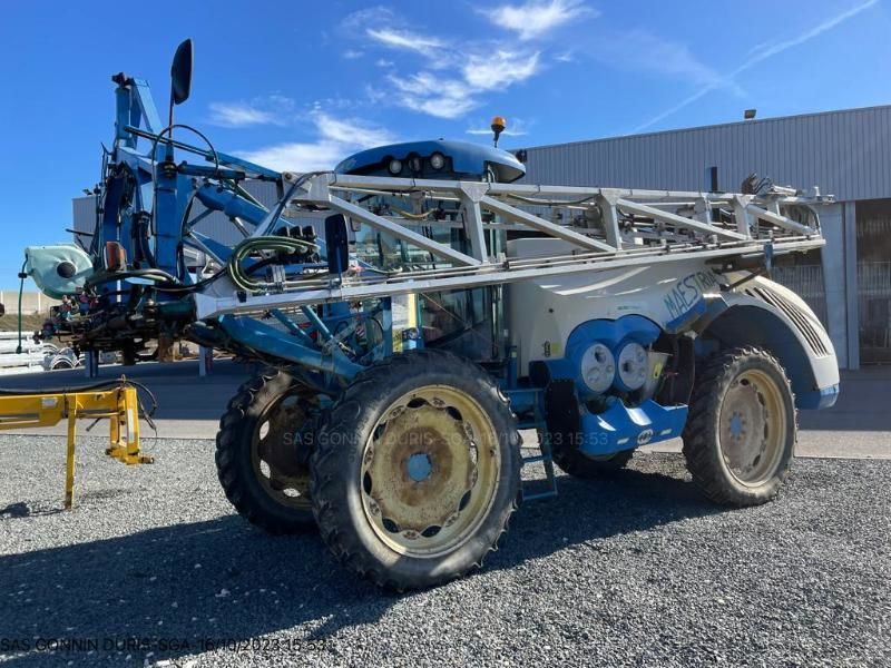 E-FARM: Matrot maestria - Opryskiwacz - id D5ZFTU8 - 12 000 € - Rok produkcji: 2001 - Motogodziny: 4200,Francja