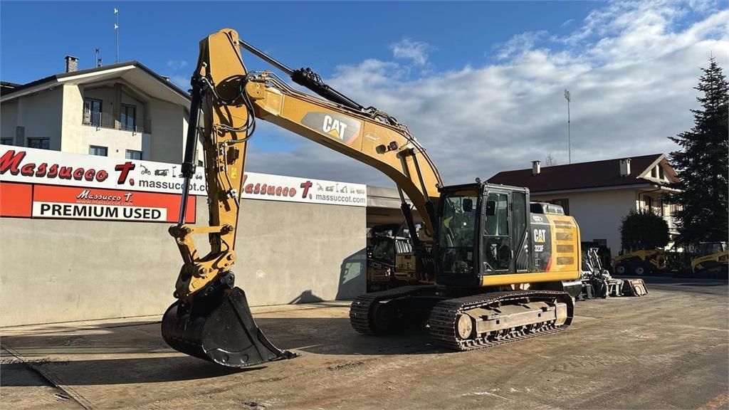 Caterpillar 323fln Pelleteuse sur chenilles 122 500 €