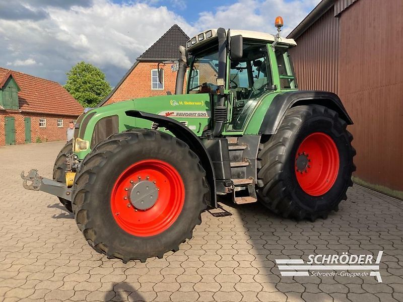 E-FARM: Fendt 920 Vario - Tractor - id CCTTTMS - 57.000 € - Año: 2002 - Horas: 13.750,Potencia del motor: 200,Alemania