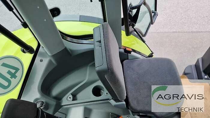Claas Arion 550 CMATIC Tractor €84,500
