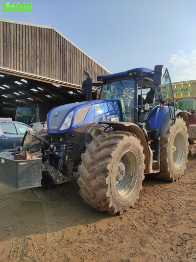 E-FARM: New Holland T7.290 HD - Tractor - id LBT5UC5 - €150,000 - Year of construction: 2020 - Engine hours: 3,231,Engine power (HP): 290,France