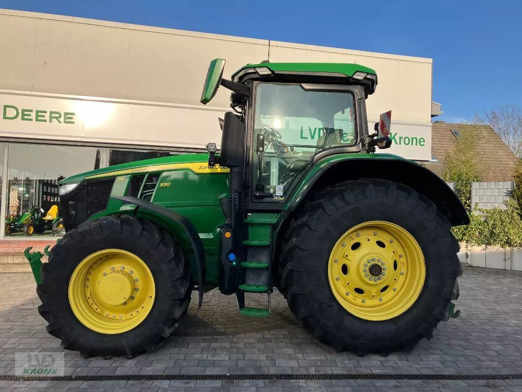 John Deere 7R 330 Tractor €220,000