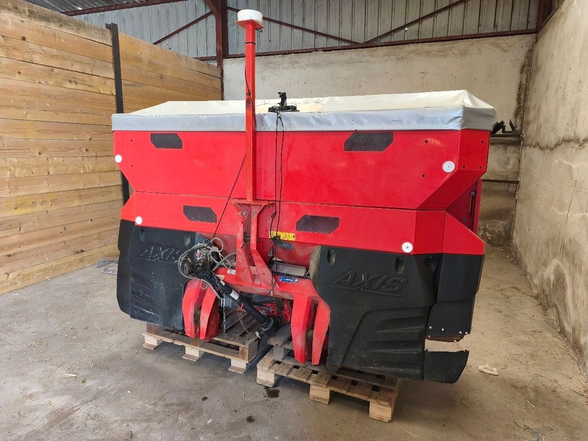 E-FARM: Kuhn axis 40.2 m-emc - Fertiliser spreader - id KXCBTKD - €11,500 - Year of construction: 2017 - France