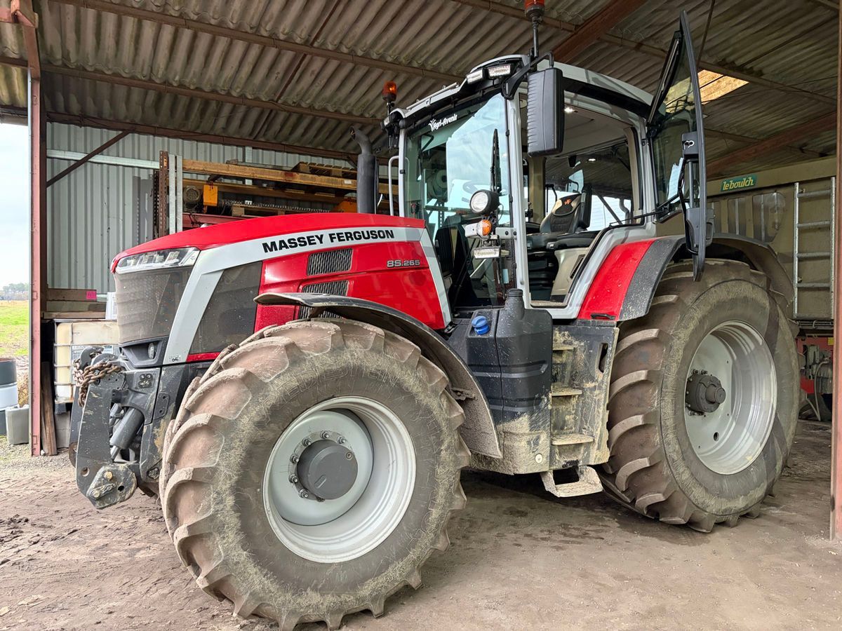 Massey Ferguson 8S.265 Tractor €117,500