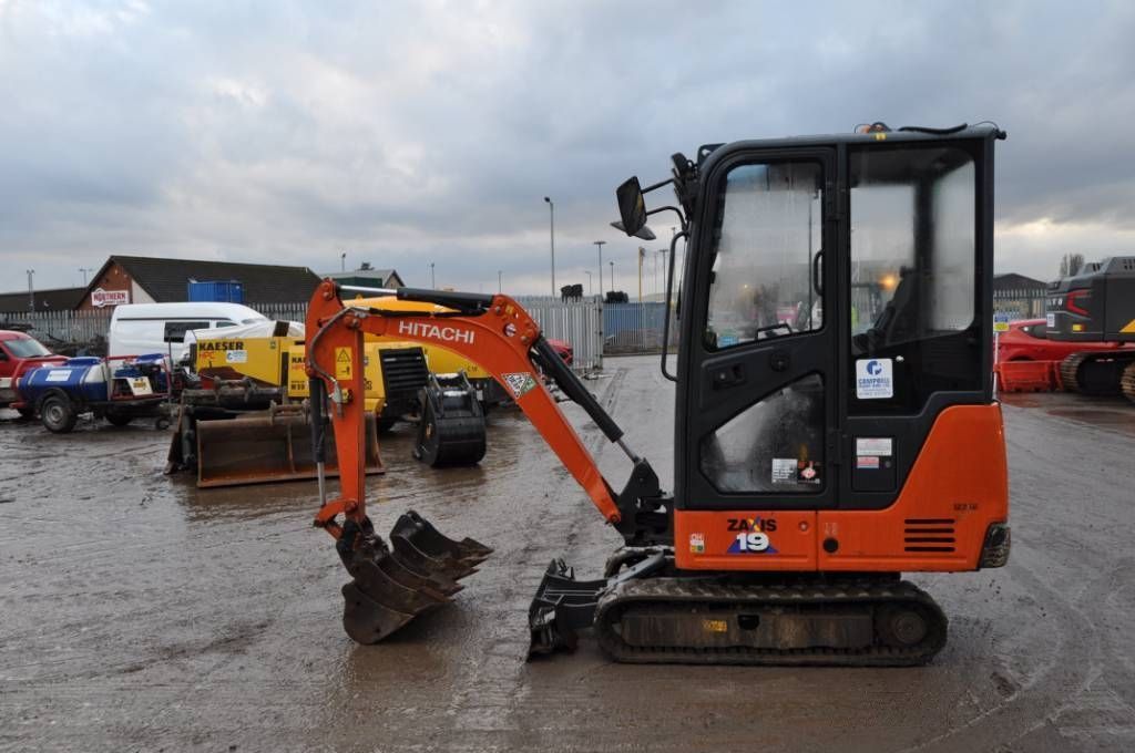 Hitachi ZX19-6 Мини-экскаватор