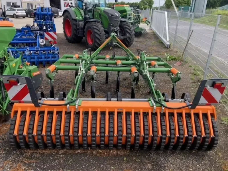 E-FARM: Amazone cenio 3000 - Coltivatore - id EBNFDHY - 19.950 € - Anno di costruzione: 2024 - Germania