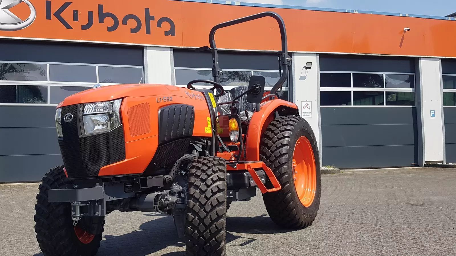 E-FARM: Kubota l1-552 hydrostat ab 0,99% - Tracteur - id 5JSGJEM - 28 900 € - Année: 2024 - Lecture du nombre d'heure: 1,Puissance du moteur (chevaux): 55,Allemagne