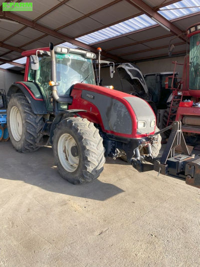 E-FARM: Valtra T121 - Tractor - id ANP55EN - €36,000 - Year of construction: 2008 - Engine hours: 8,800,Engine power (HP): 133,France