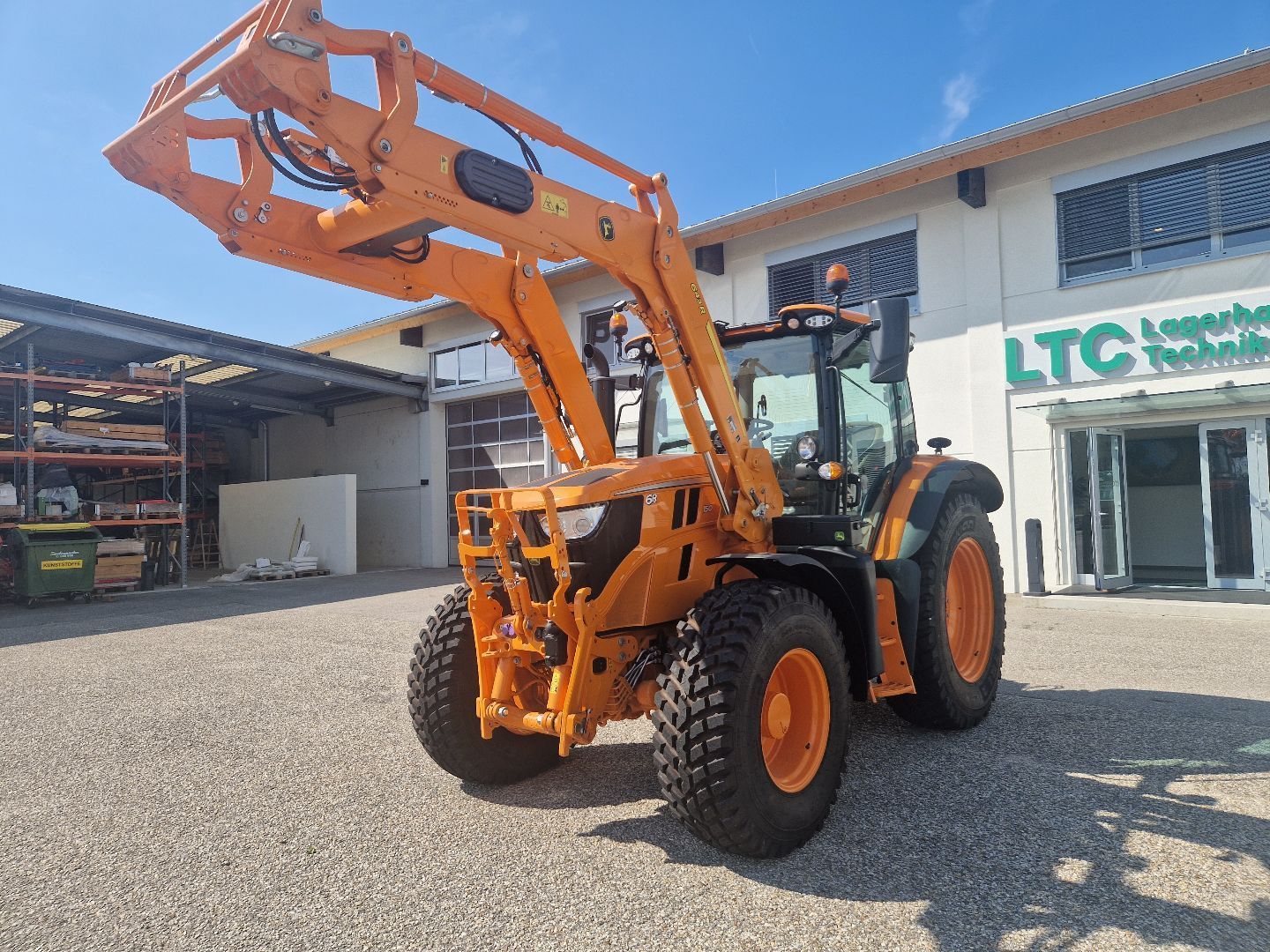 E-FARM: John Deere 6R 150 - Traktor - id JYD6CQP - 160.717 € - Baujahr: 2023 - Abgelesene Motorstunden: 1,Motorleistung (PS): 150,Österreich