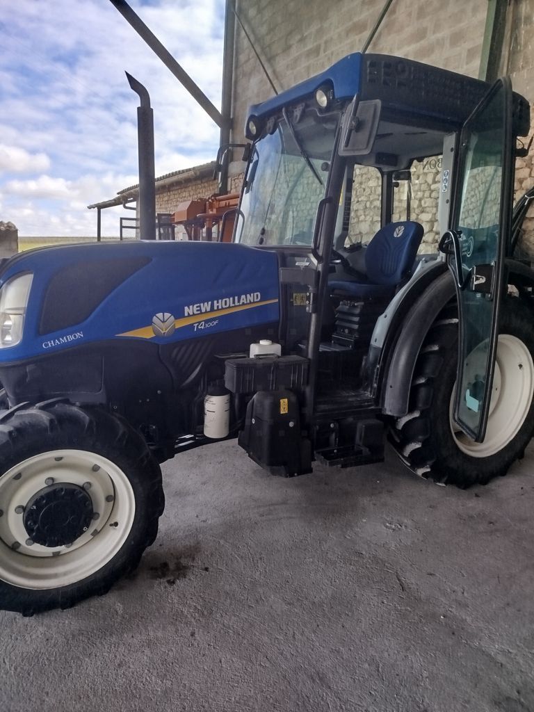 New Holland T4.100 F Tractor €37,000