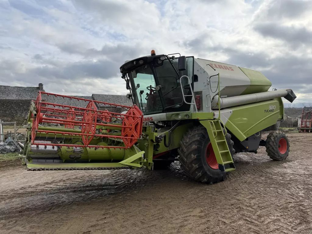 Claas Tucano 320 Combină de recoltat 73.000 EUR