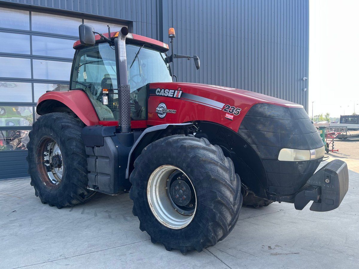 E-FARM: Case IH Magnum 235 - Tractor - id BF1VWNA - €57,000 - Year of construction: 2013 - Engine hours: 4,272,Engine power (HP): 235,France