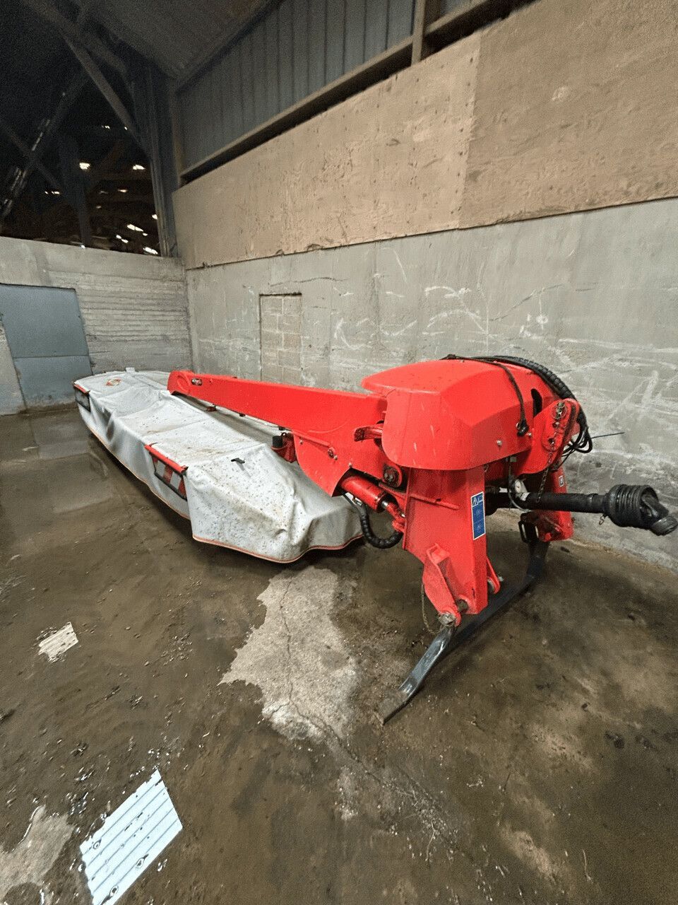 E-FARM: Kuhn gmd 4411 - Faucheuse - id BHK8WVR - 11 000 € - Année: 2022