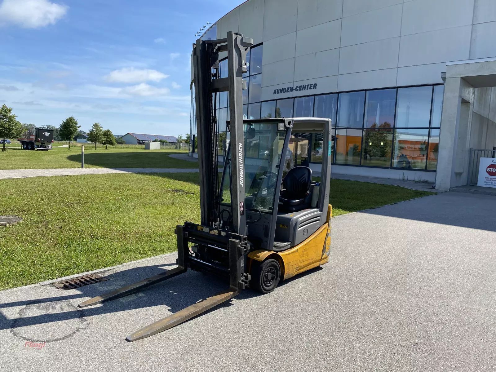 E-FARM: JUNGHEINRICH efg 216 - Chariot élévateur - id AM5G7GS - 12 000 € - Allemagne