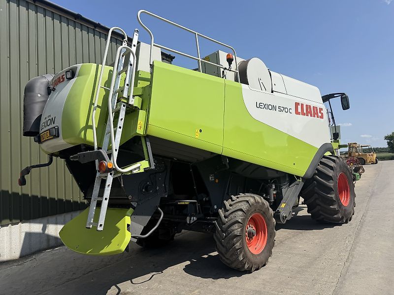 E-FARM: Claas Lexion 570 C - Moissoneuse-batteuse - id QNQJHNB - 69 039 € - Année: 2007 - Lecture du nombre d'heure: 3 339,Royaume-Uni