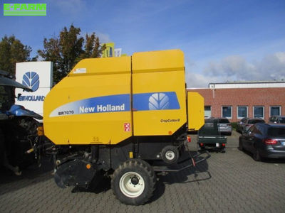 E-FARM: New Holland BR7070 Raffer - Πρέσσα - id GUVCXWM - 16.387 € - Χρονία: 2012 - Γερμανία