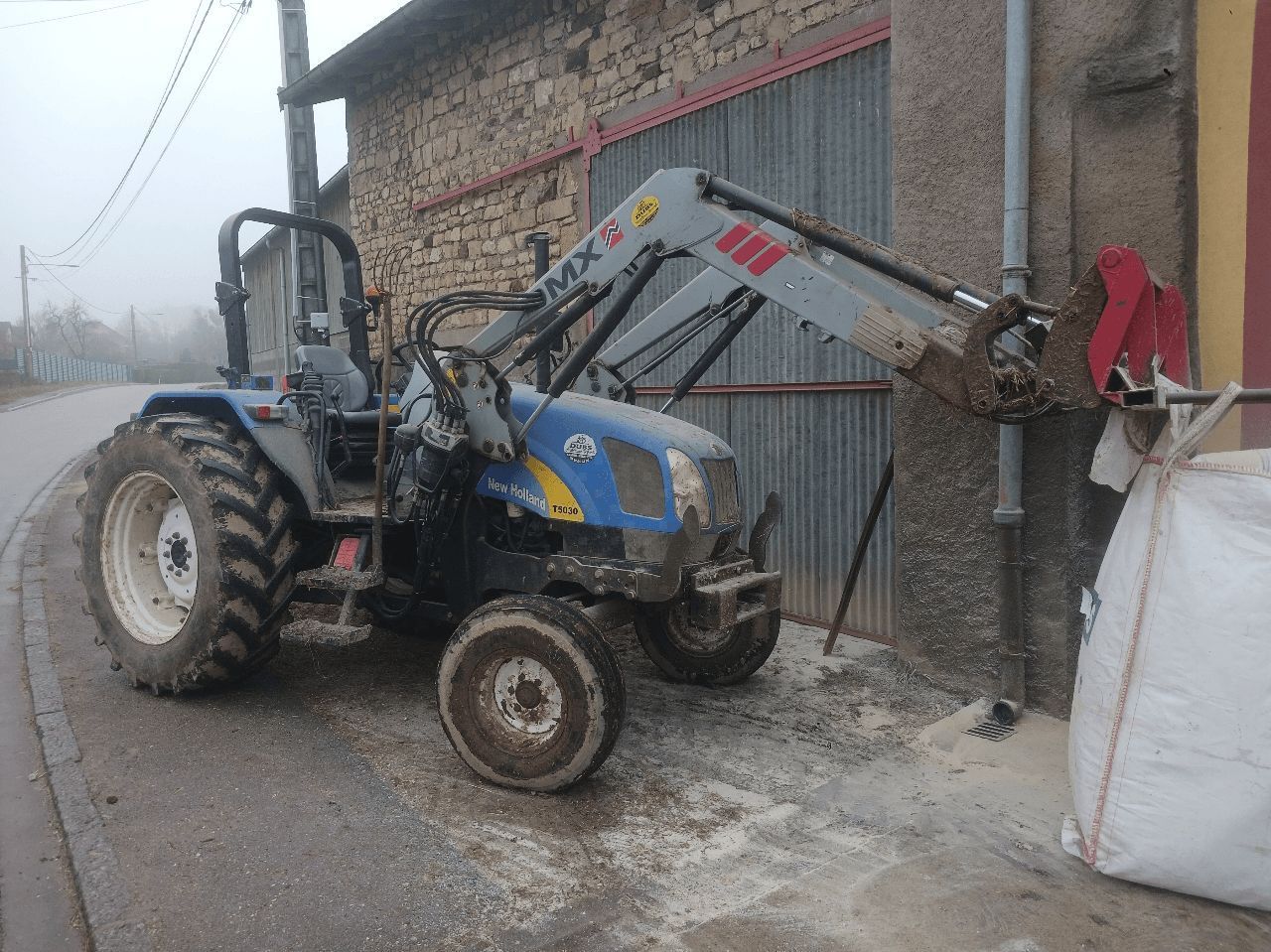 E-FARM: New Holland T5030 - Tractor - id AUN7KWB - 25.000 € - Año: 2009 - Horas: 5100,Potencia del motor: 80,Francia